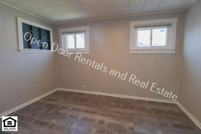 Apartment for rent at 210 1 2 W 4th St, Auburn, IN 46706