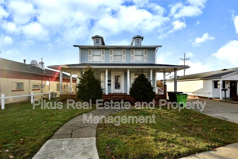Apartment for rent at 713 N Main St, North Canton, OH 44720
