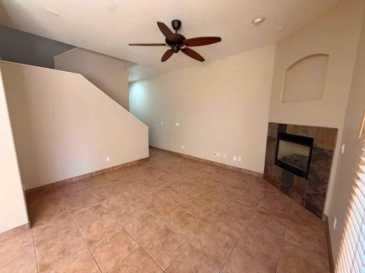 Townhouse for rent at 897 E Roma Ave, Phoenix, AZ 85014