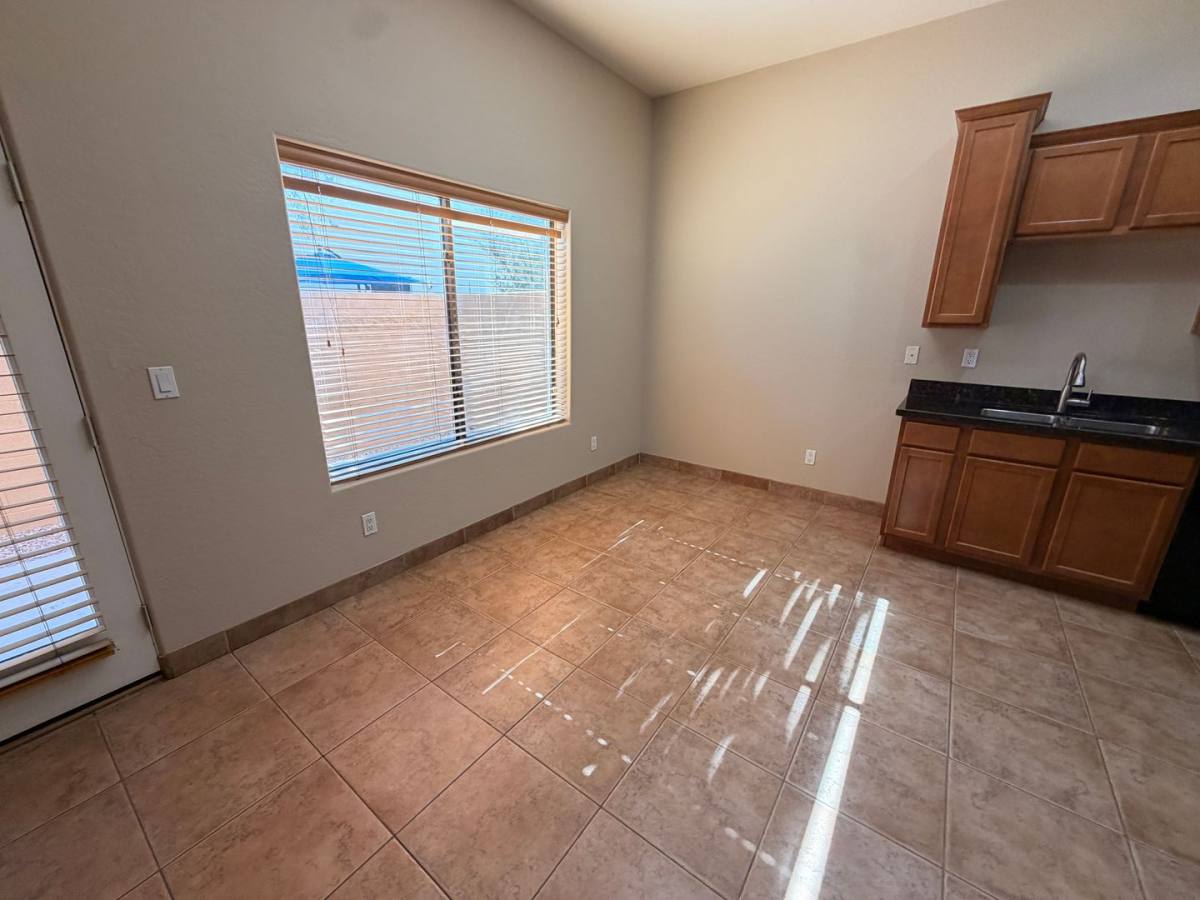 Townhouse for rent at 897 E Roma Ave, Phoenix, AZ 85014