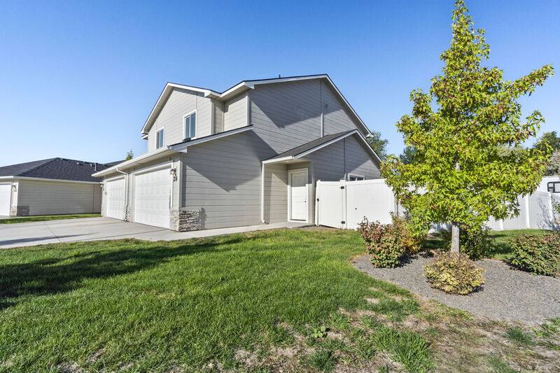 Townhouse for rent at 26 S Drifter Loop, Nampa, ID 83651
