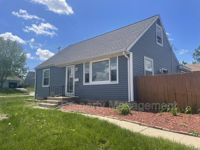 House for rent at 2220 Haven Court SW, Cedar Rapids, IA 52404
