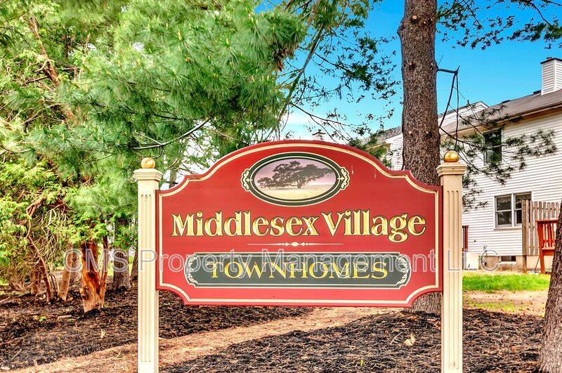 Townhouse for rent at 22 Hickory Court, Middlesex, NJ 08846