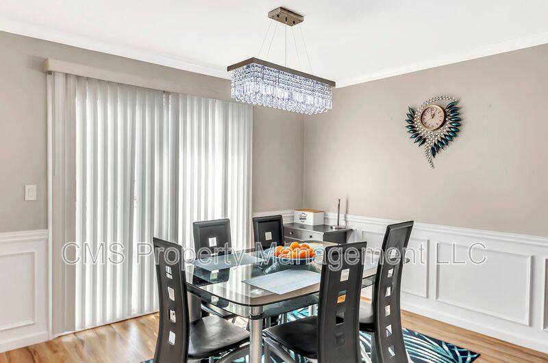 Townhouse for rent at 22 Hickory Court, Middlesex, NJ 08846