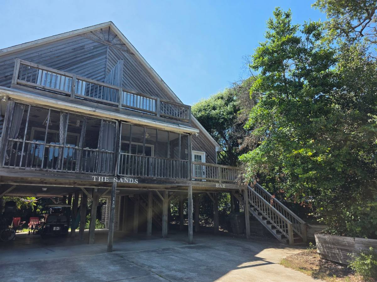 Townhouse for rent at 113 Craig Dr #B, Emerald Isle, NC 28594