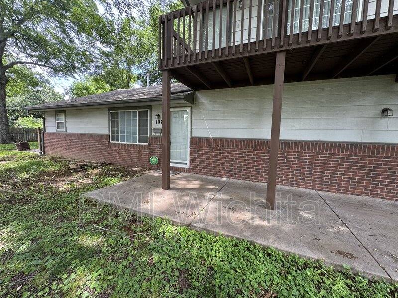 Apartment for rent at 107 S Gordon St, Wichita, KS 67213