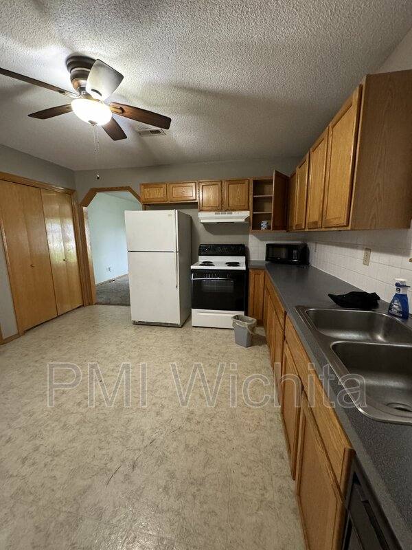 Apartment for rent at 107 S Gordon St, Wichita, KS 67213