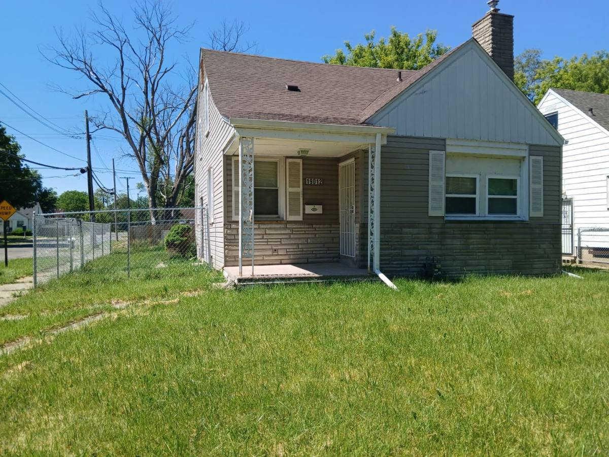 House for rent at 19012 Kingsville, Grosse Pointe, MI 48236