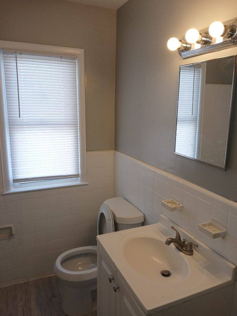 House for rent at 19012 Kingsville, Grosse Pointe, MI 48236