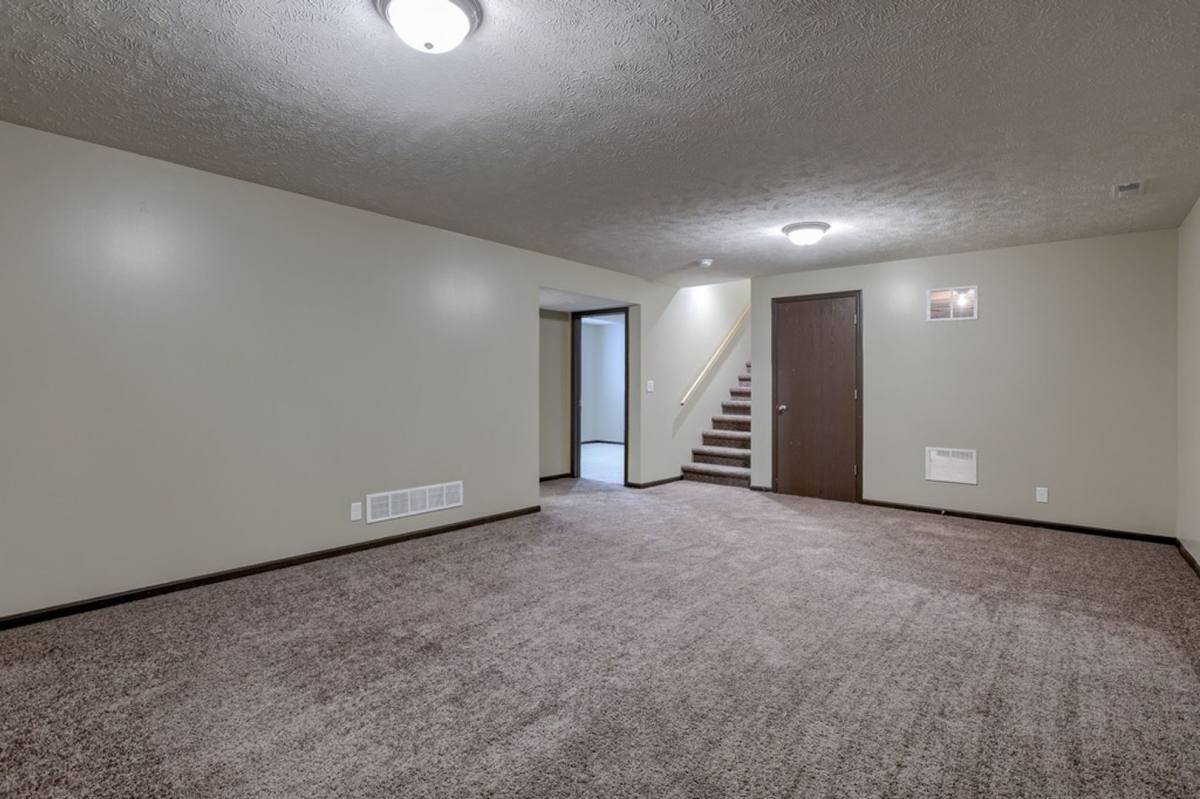 Apartment for rent at 2630-34 W Timberlake Dr, Lincoln, NE 68522