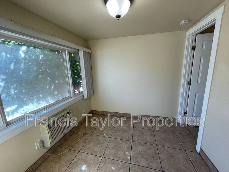 Apartment for rent at 1214 S Escondido Blvd #6, Escondido, CA 92025