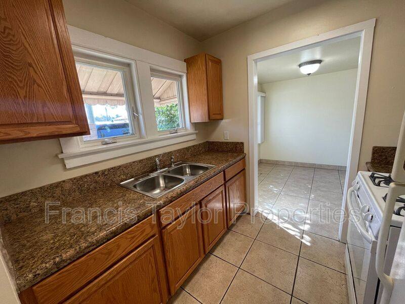 Apartment for rent at 1214 S Escondido Blvd #6, Escondido, CA 92025