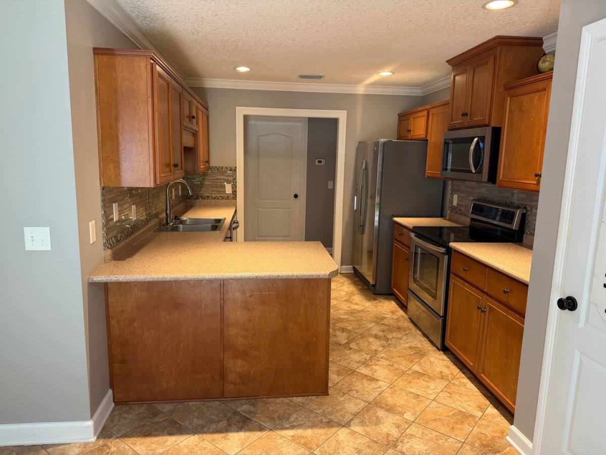 House for rent at 212 Autumn Ridge Court, Brunswick, GA 31525