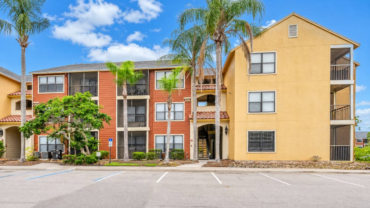 Condo for rent at 11901 4th St N, Saint Petersburg, FL 33716