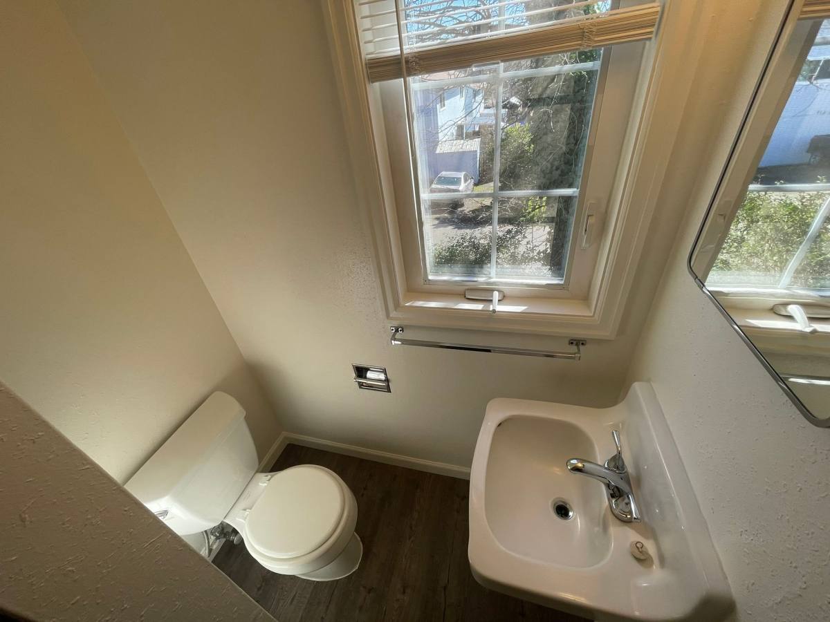 Apartment for rent at 1104 NE Freemont Ave, Roseburg, OR 97470