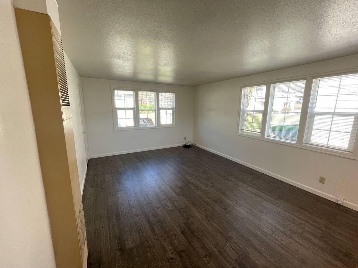 Apartment for rent at 1104 NE Freemont Ave, Roseburg, OR 97470