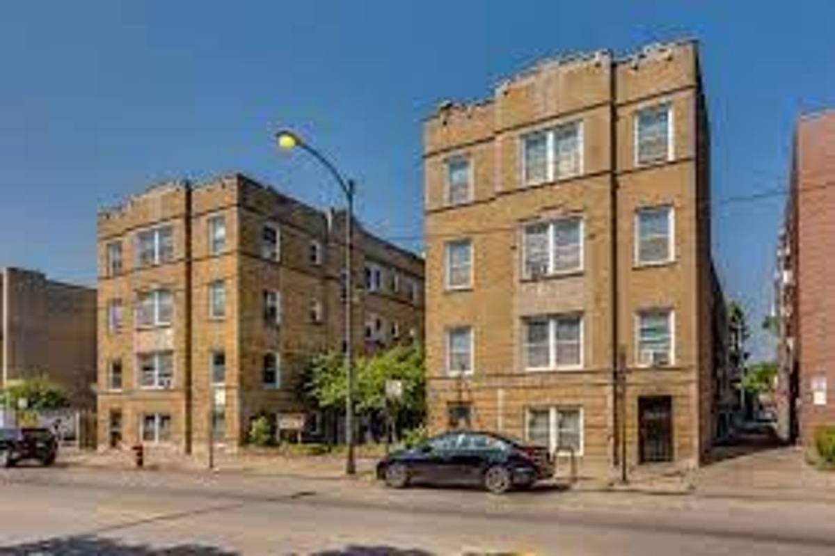 Apartment for rent at 5736-52 S Stony Island, Chicago, IL 60637