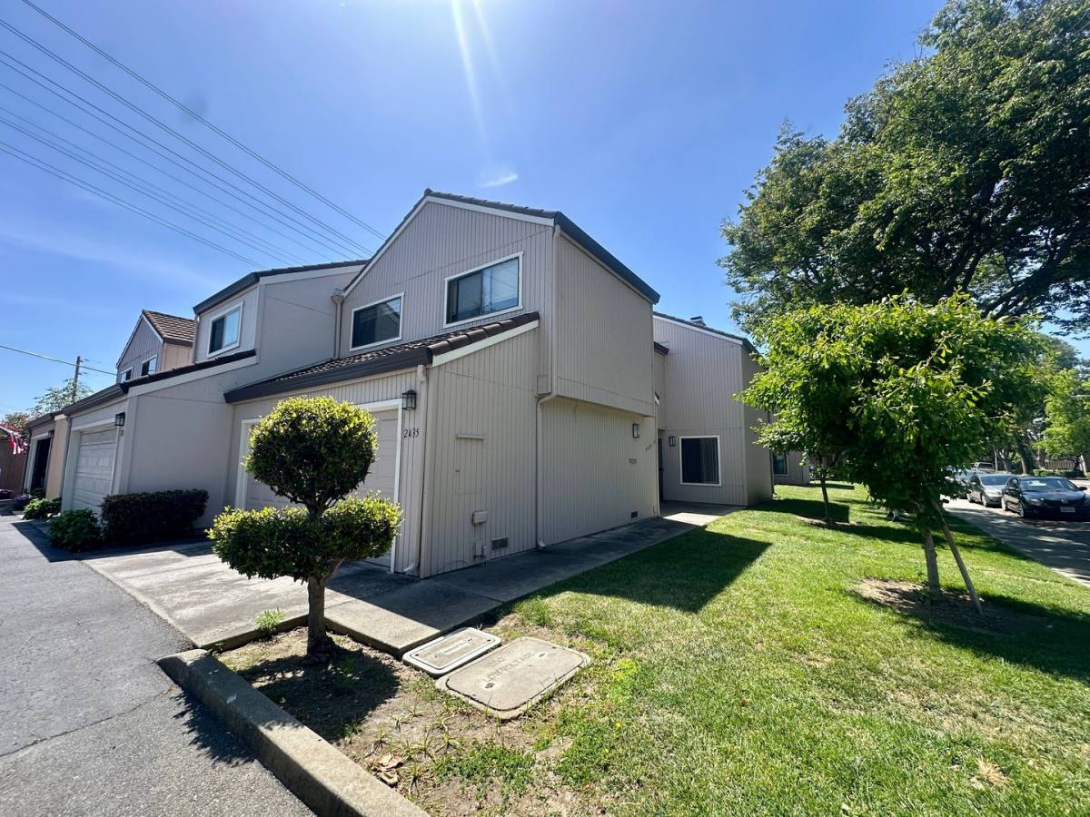 Townhouse for rent at 2435 S Dr, Santa Clara, CA 95051