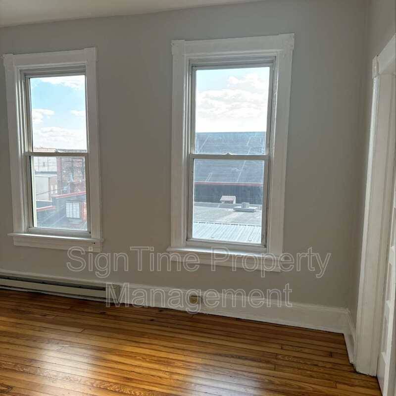 Apartment for rent at 238 Summit Ave #6, Hagerstown, MD 21740
