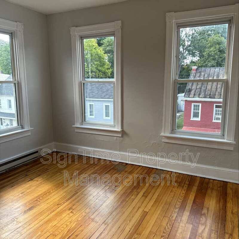 Apartment for rent at 238 Summit Ave #6, Hagerstown, MD 21740
