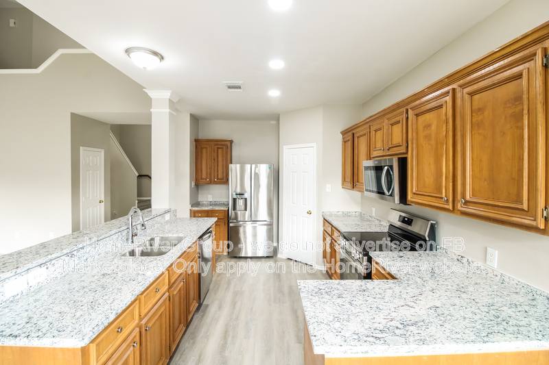 House for rent at 18431 Sailfish Cove Dr, Humble, TX 77346