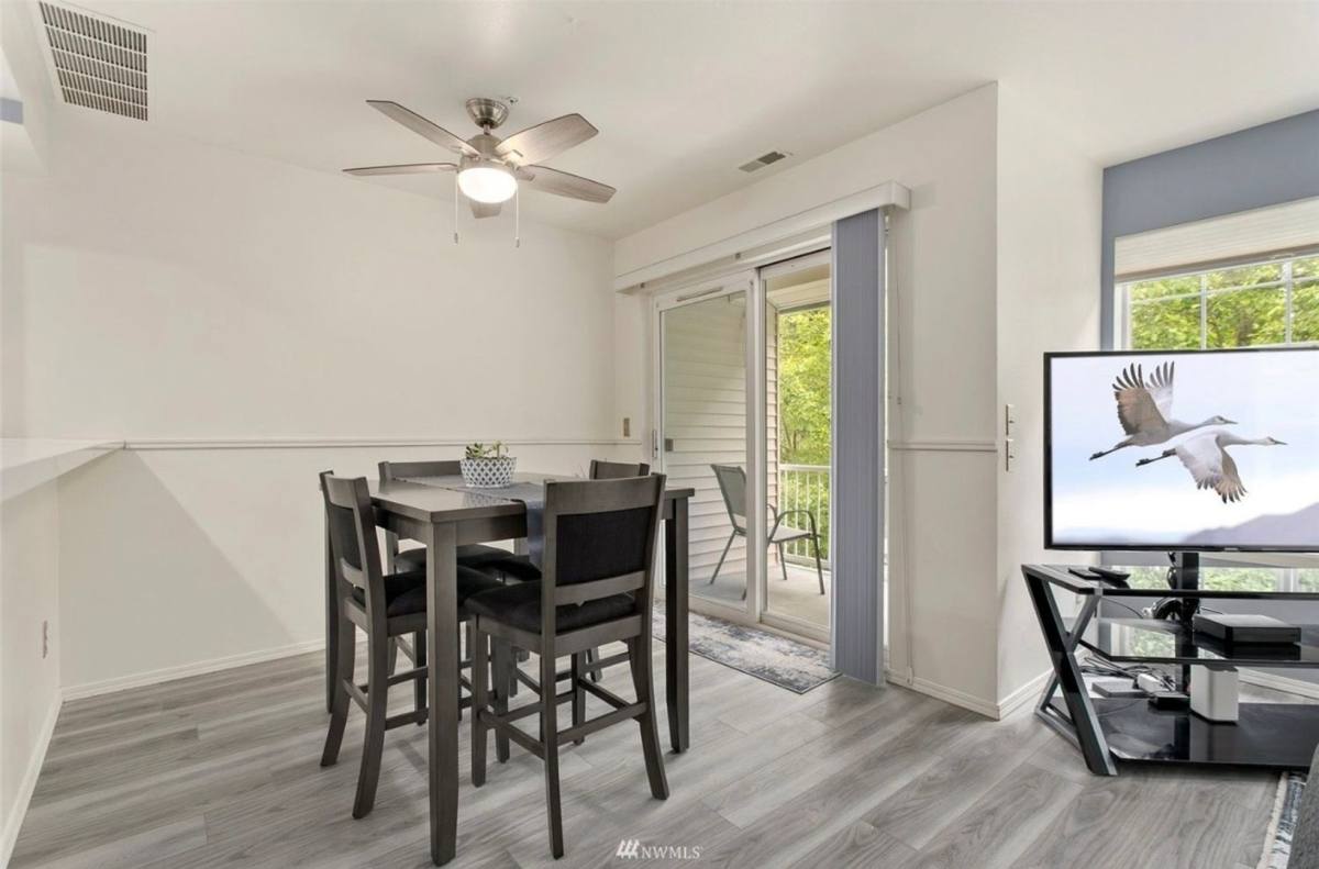 Townhouse for rent at 1926 S 368th Place, Federal Way, WA 98003