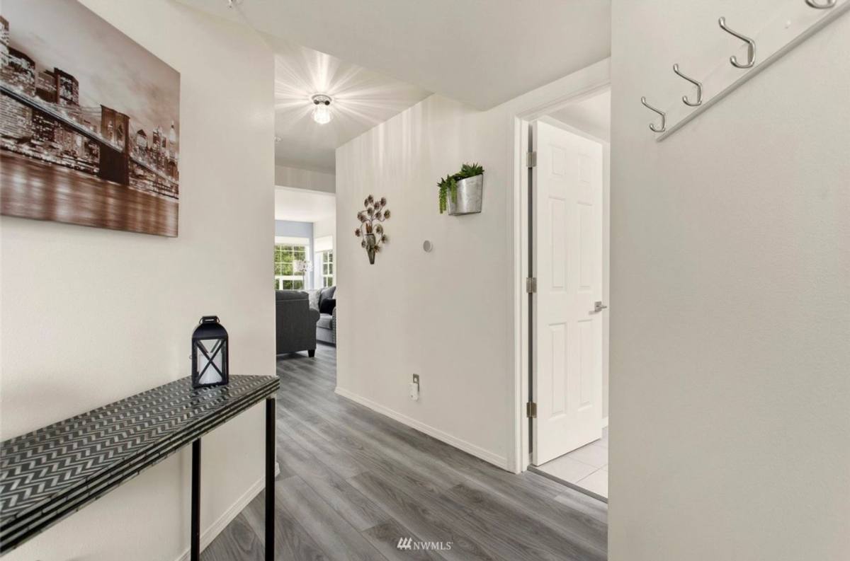 Townhouse for rent at 1926 S 368th Place, Federal Way, WA 98003