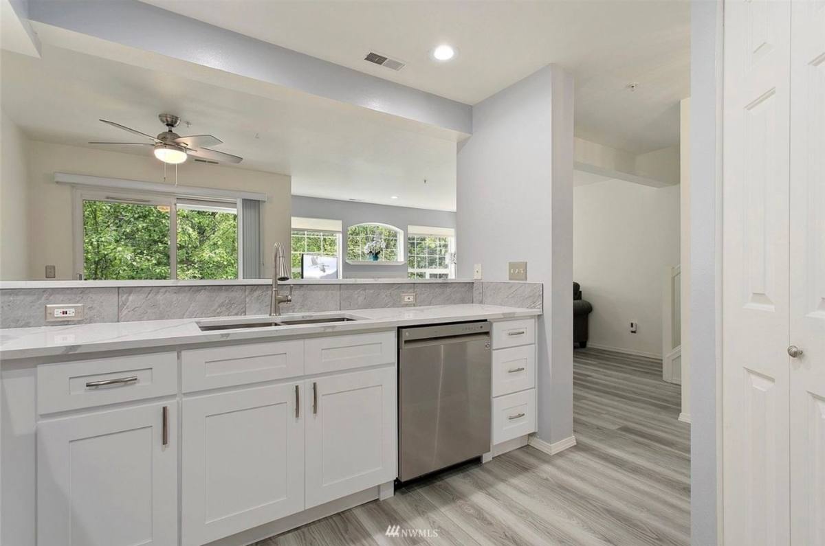 Townhouse for rent at 1926 S 368th Place, Federal Way, WA 98003