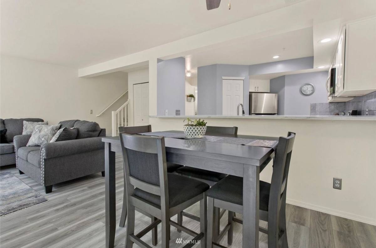 Townhouse for rent at 1926 S 368th Place, Federal Way, WA 98003