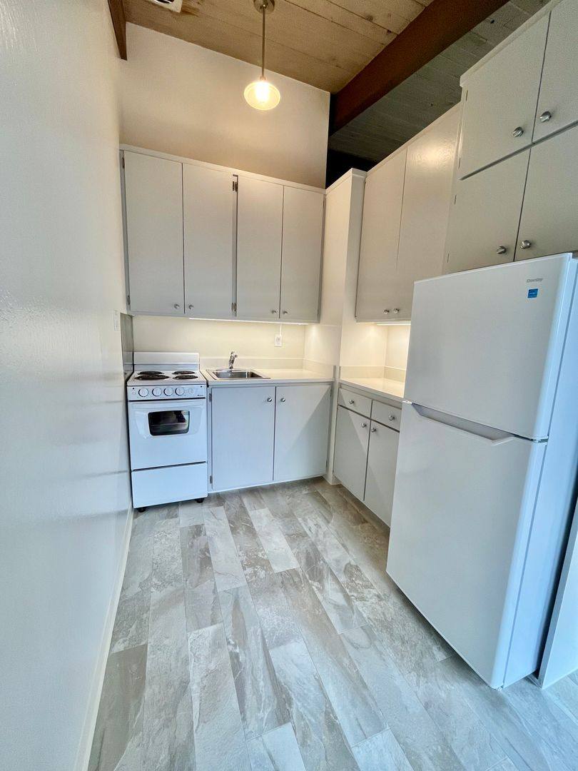 Apartment for rent at 407 Mission Ave, San Rafael, CA 94901