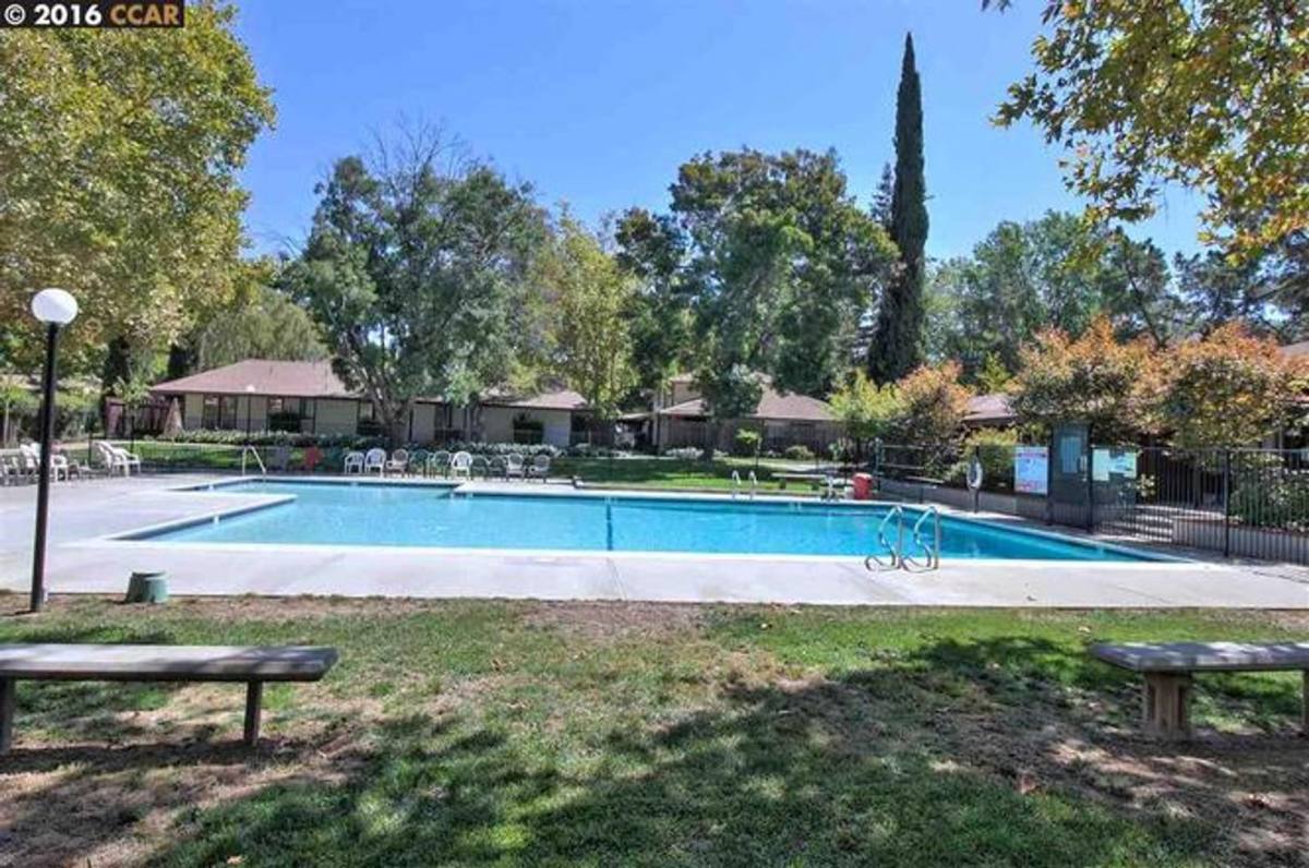 Condo for rent at 5420 Roundtree Court, Concord, CA 94521