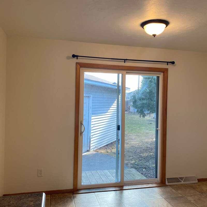 Apartment for rent at 917-919 Meadowview Dr #919, Menasha, WI 54952