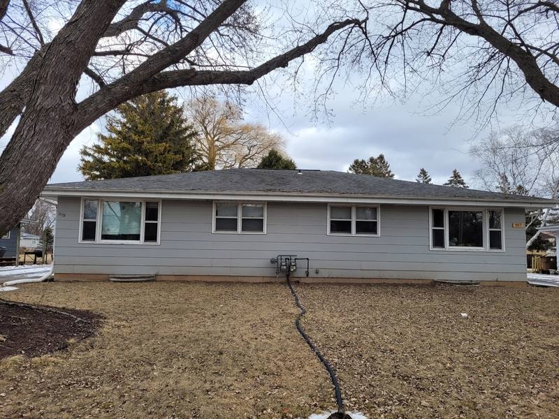 Apartment for rent at 917-919 Meadowview Dr #919, Menasha, WI 54952
