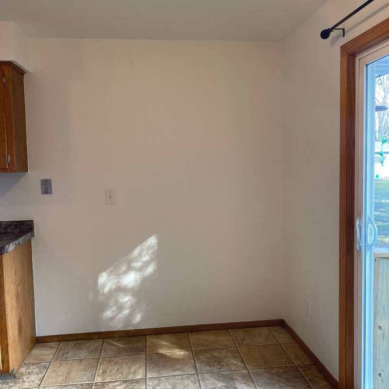 Apartment for rent at 917-919 Meadowview Dr #919, Menasha, WI 54952