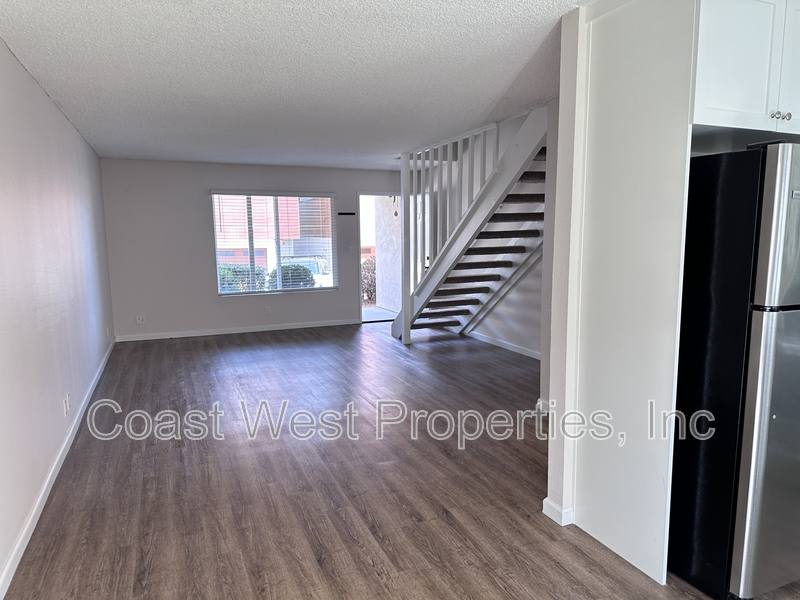 Townhouse for rent at 120 Phoebe St #2, Encinitas, CA 92024