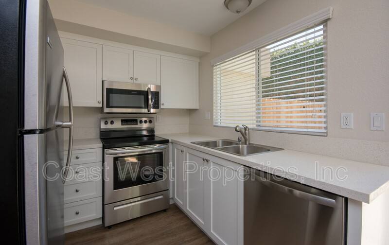 Townhouse for rent at 120 Phoebe St #2, Encinitas, CA 92024