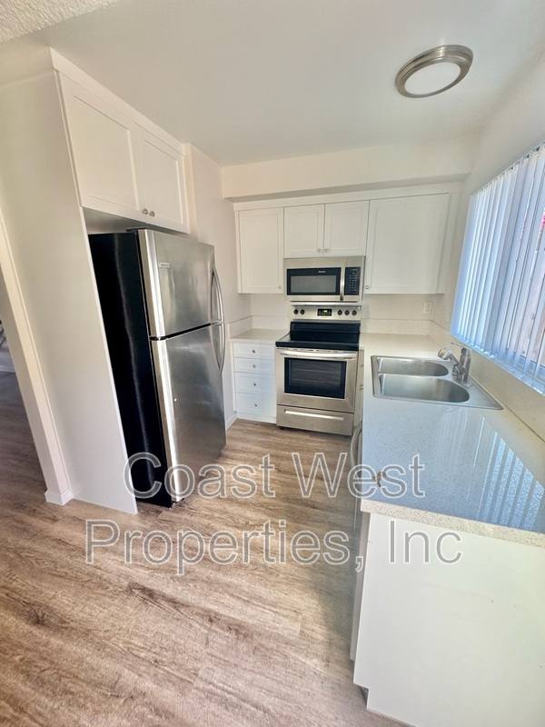 Townhouse for rent at 120 Phoebe St #2, Encinitas, CA 92024