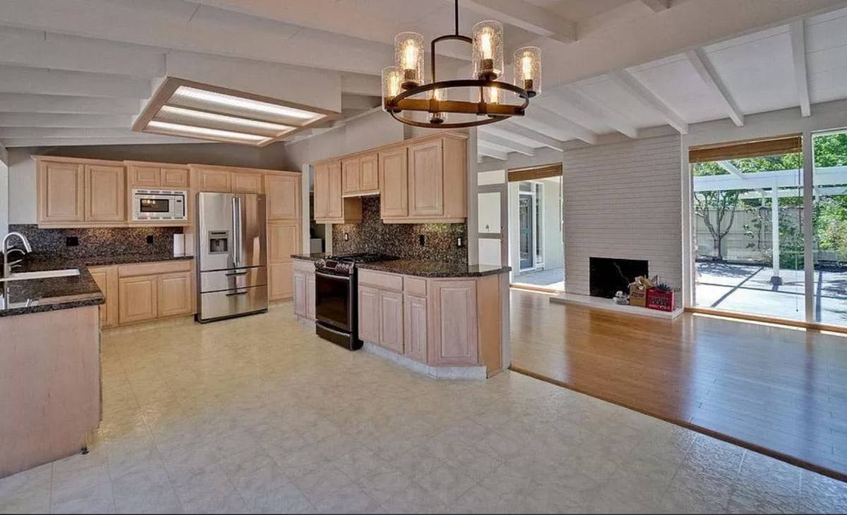 House for rent at 1011 Moreno Ave, Palo Alto, CA 94303