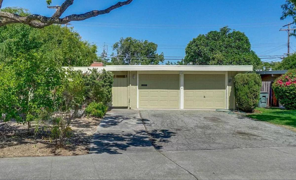 House for rent at 1011 Moreno Ave, Palo Alto, CA 94303