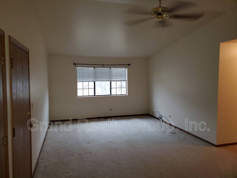 House for rent at 573 Anita Ave #2N, Antioch, IL 60002