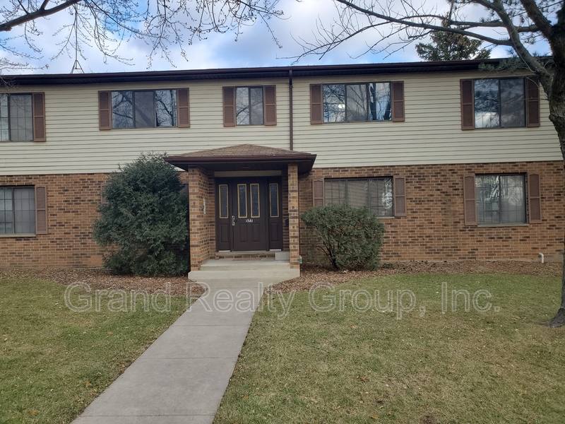 House for rent at 573 Anita Ave #2N, Antioch, IL 60002