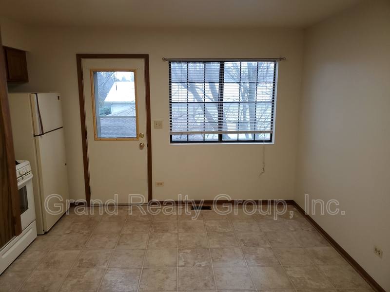 House for rent at 573 Anita Ave #2N, Antioch, IL 60002