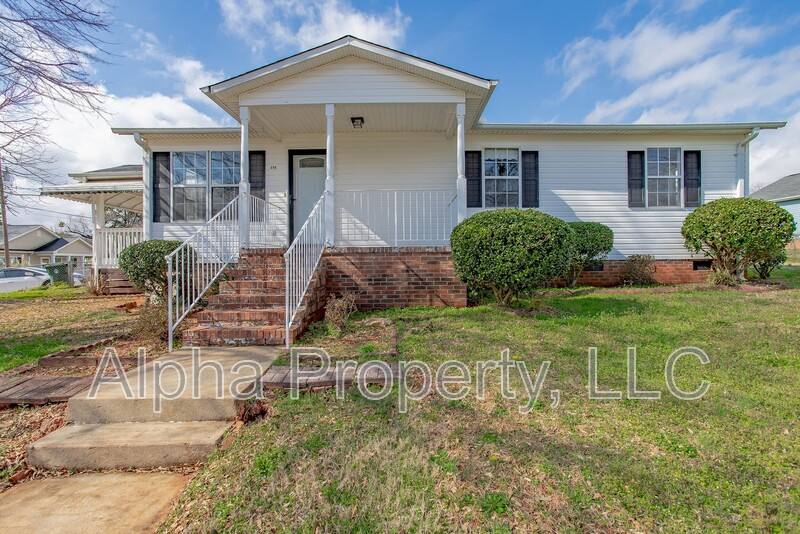 House for rent at 210 Carter St, Greenville, SC 29607