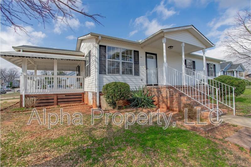 House for rent at 210 Carter St, Greenville, SC 29607
