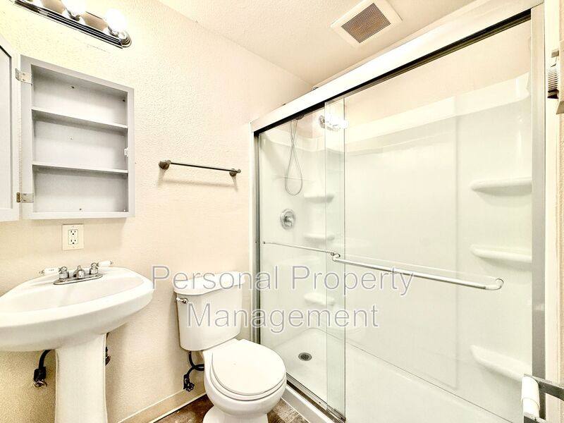 Apartment for rent at 928 NE 86th St, Vancouver, WA 98665