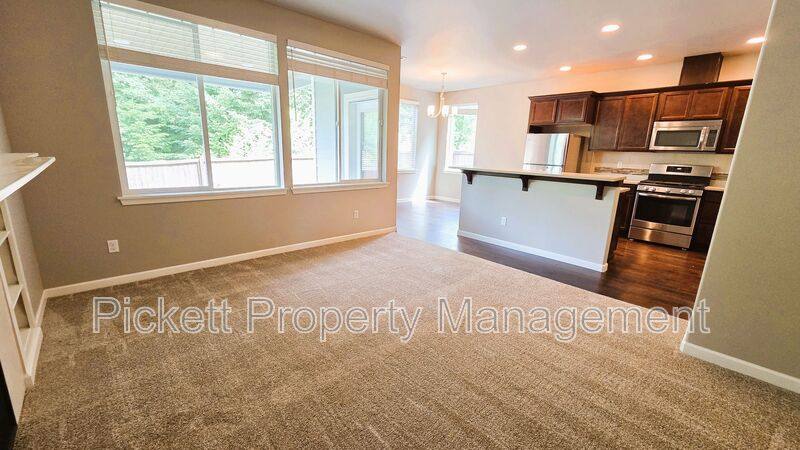 House for rent at 2122 SW Nautical St, Bremerton, WA 98312