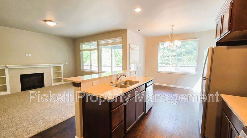 House for rent at 2122 SW Nautical St, Bremerton, WA 98312