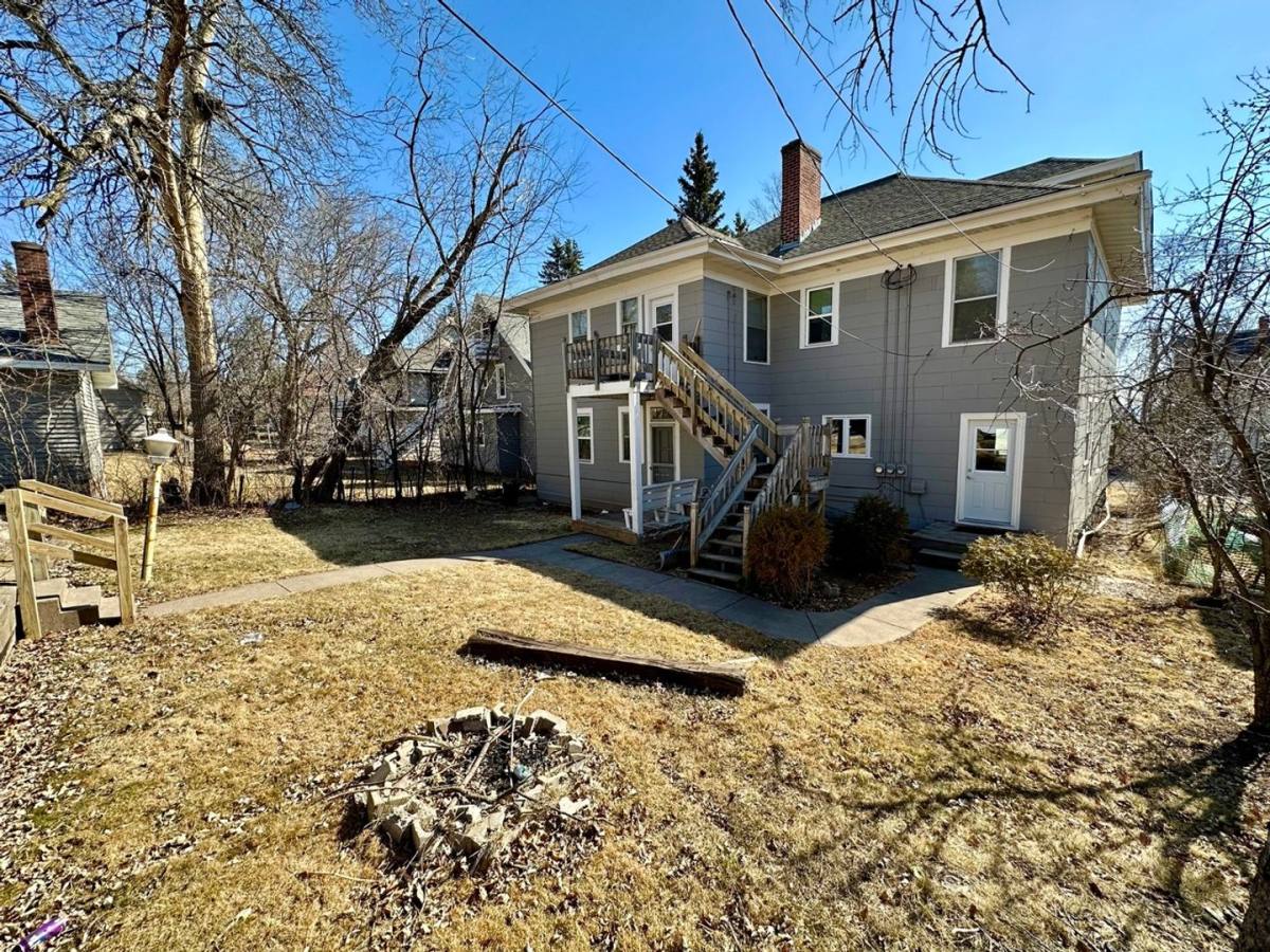 Apartment for rent at 2105 - 2107 E, Duluth, MN 55812