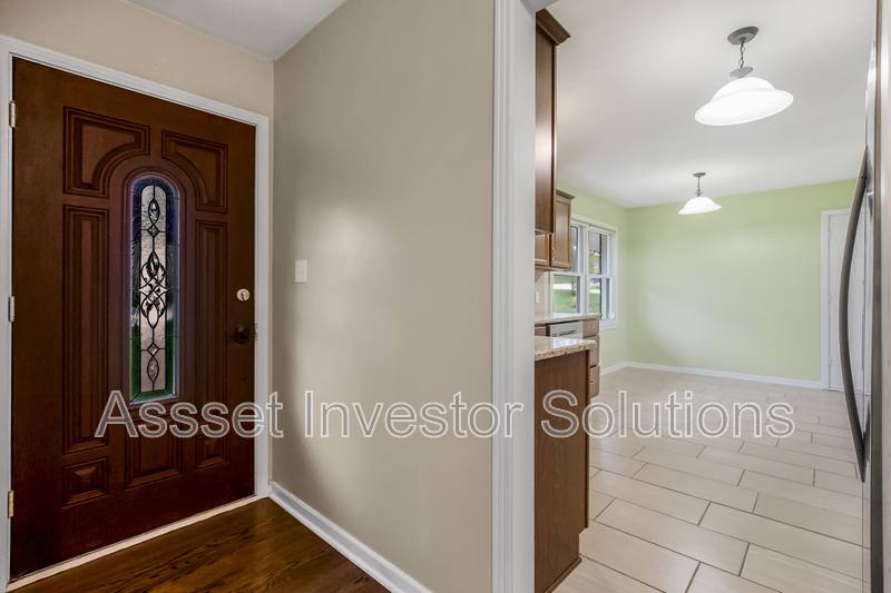 House for rent at 8400 State Line Rd, Leawood, KS 66206