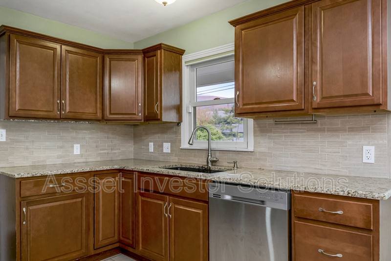 House for rent at 8400 State Line Rd, Leawood, KS 66206